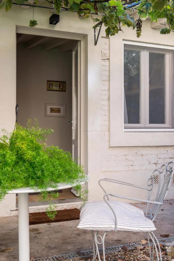 Boutique Apartment With Private Rooms And Garden Oasis Флоренція Екстер'єр фото